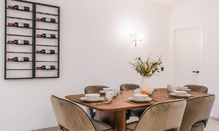 4-slaapkamer luxe appartement te koop in een beveiligd complex direct aan de golfbaan in Nueva Andalucia, Marbella 780357 