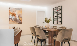 4-slaapkamer luxe appartement te koop in een beveiligd complex direct aan de golfbaan in Nueva Andalucia, Marbella 780360 