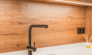 4-slaapkamer luxe appartement te koop in een beveiligd complex direct aan de golfbaan in Nueva Andalucia, Marbella 780369 