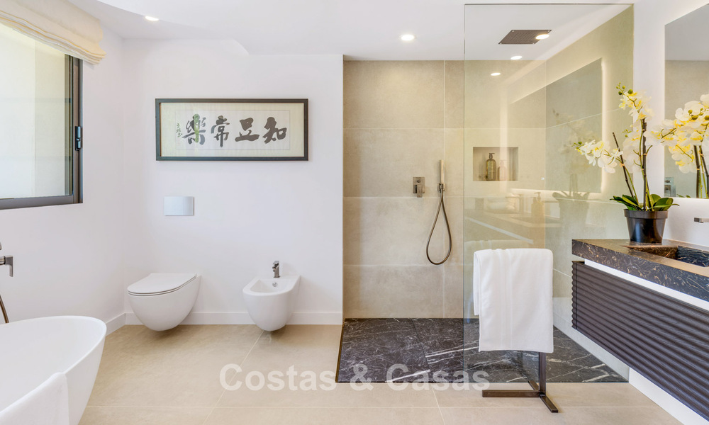 Eigentijdse, mediterrane villa met moderne accenten te koop aan Marbella’s Golden Mile 780421