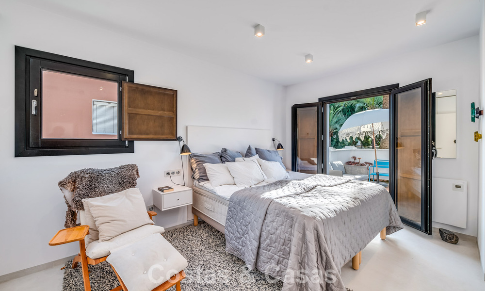 Charmant hoekhuis te koop in een exclusieve urbanisatie op de Golden Mile van Marbella 780468