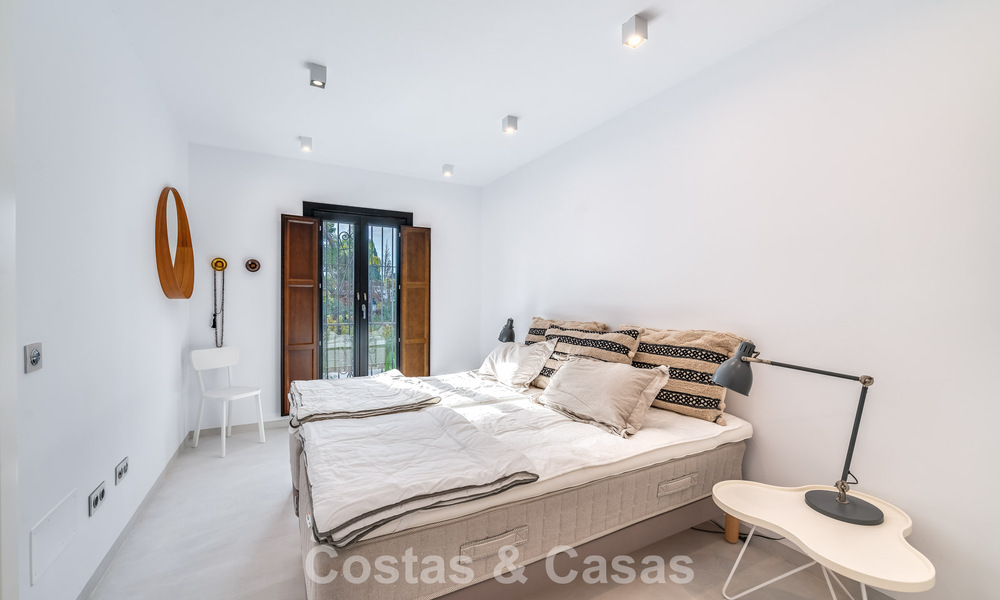 Charmant hoekhuis te koop in een exclusieve urbanisatie op de Golden Mile van Marbella 780480