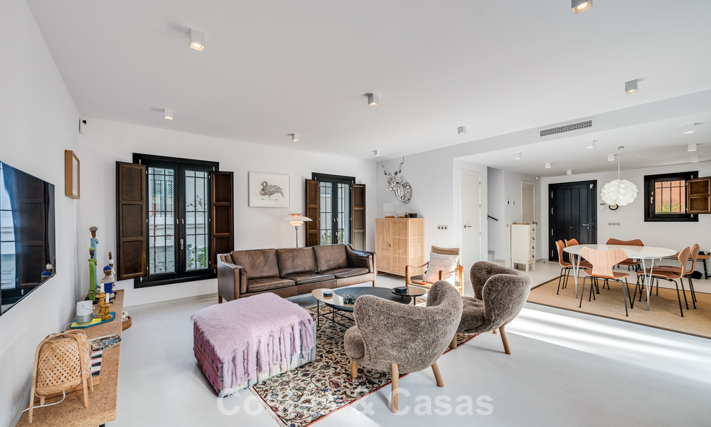 Charmant hoekhuis te koop in een exclusieve urbanisatie op de Golden Mile van Marbella 780489