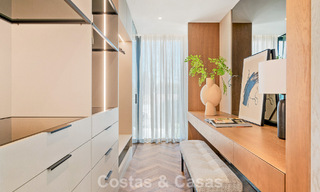 Gloednieuwe, mediterrane luxevilla te koop, dicht bij voorzieningen aan de oostkant van Marbella 780504 