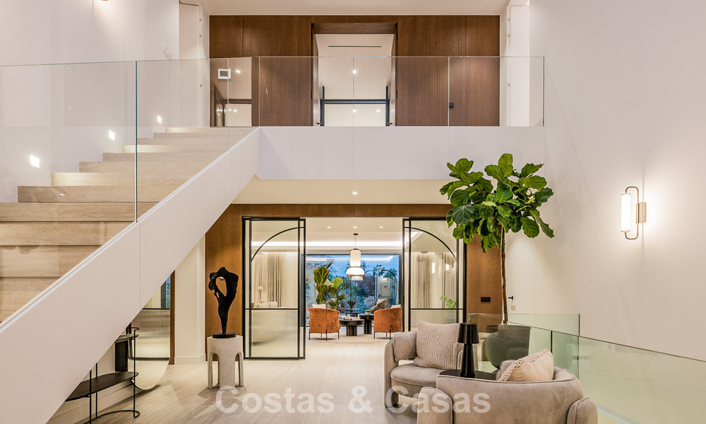 Gloednieuwe, mediterrane luxevilla te koop, dicht bij voorzieningen aan de oostkant van Marbella 780511