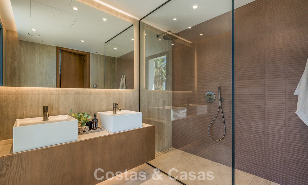 Gloednieuwe, mediterrane luxevilla te koop, dicht bij voorzieningen aan de oostkant van Marbella 780513