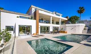 Gloednieuwe, mediterrane luxevilla te koop, dicht bij voorzieningen aan de oostkant van Marbella 780517 