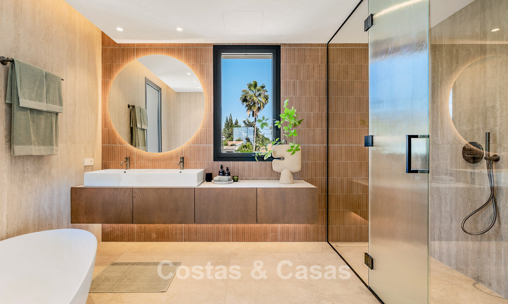 Gloednieuwe, mediterrane luxevilla te koop, dicht bij voorzieningen aan de oostkant van Marbella 780521