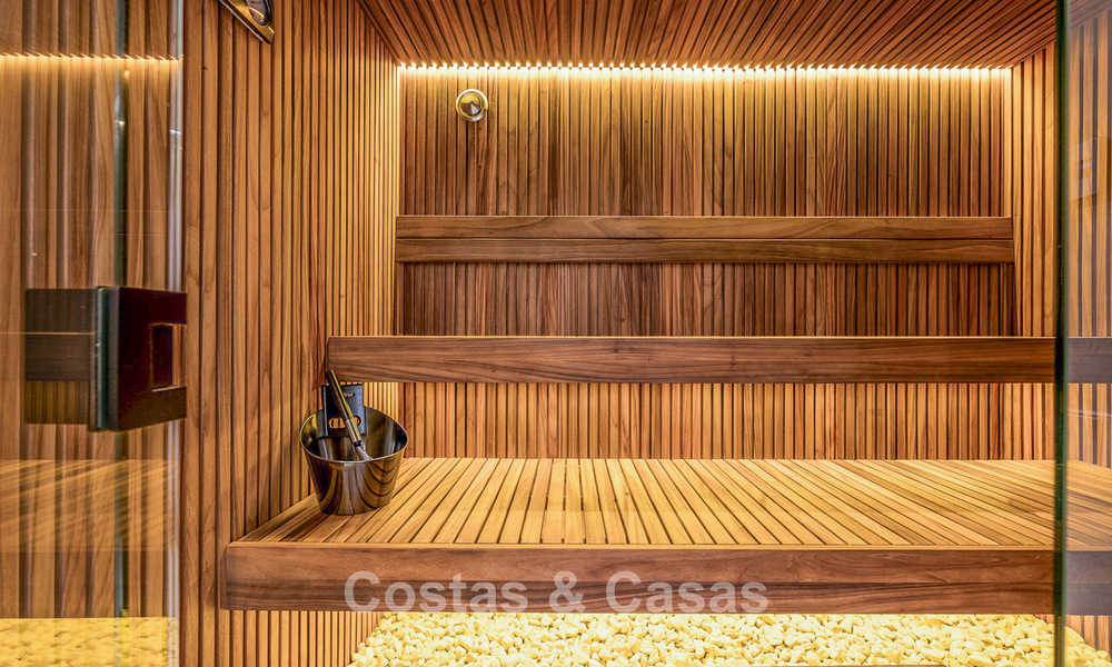 Gloednieuwe, mediterrane luxevilla te koop, dicht bij voorzieningen aan de oostkant van Marbella 780523