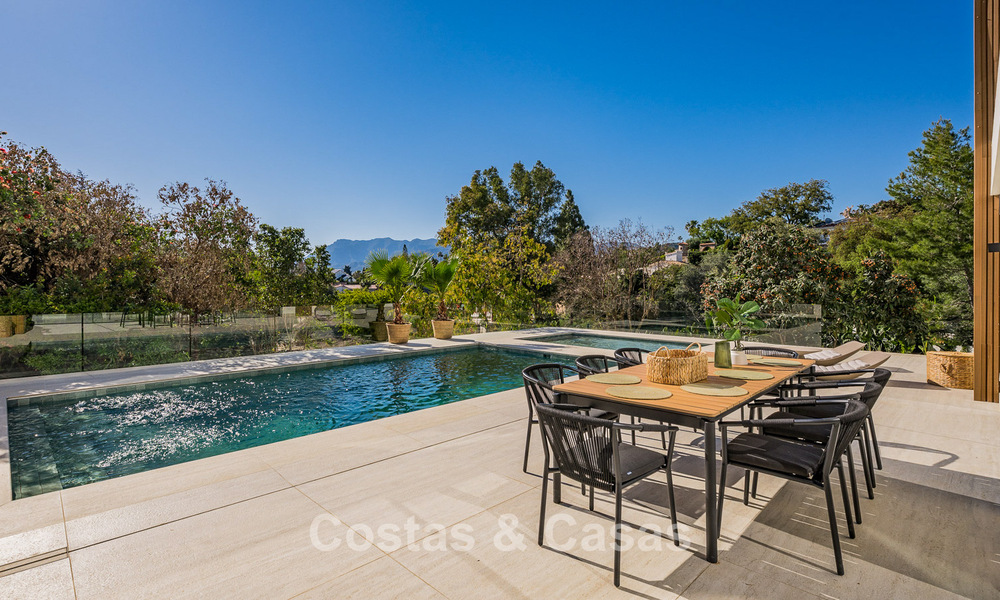 Gloednieuwe, mediterrane luxevilla te koop, dicht bij voorzieningen aan de oostkant van Marbella 780542