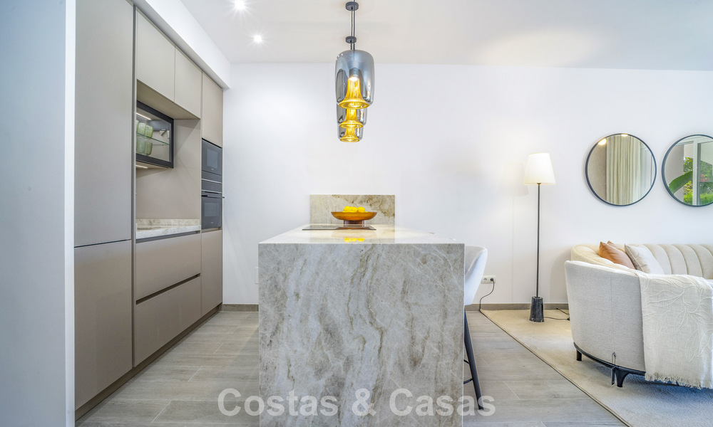 Gerenoveerd 3-slaapkamer tuinappartement op loopafstand van Puerto Banus in Nueva Andalucia, Marbella 780689