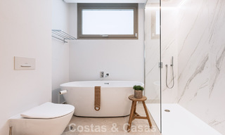 Superieur tuinappartement met panoramisch zeezicht te koop in La Quinta, Marbella - Benahavis 780713 