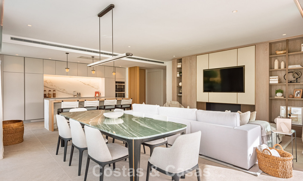 Superieur tuinappartement met panoramisch zeezicht te koop in La Quinta, Marbella - Benahavis 780726