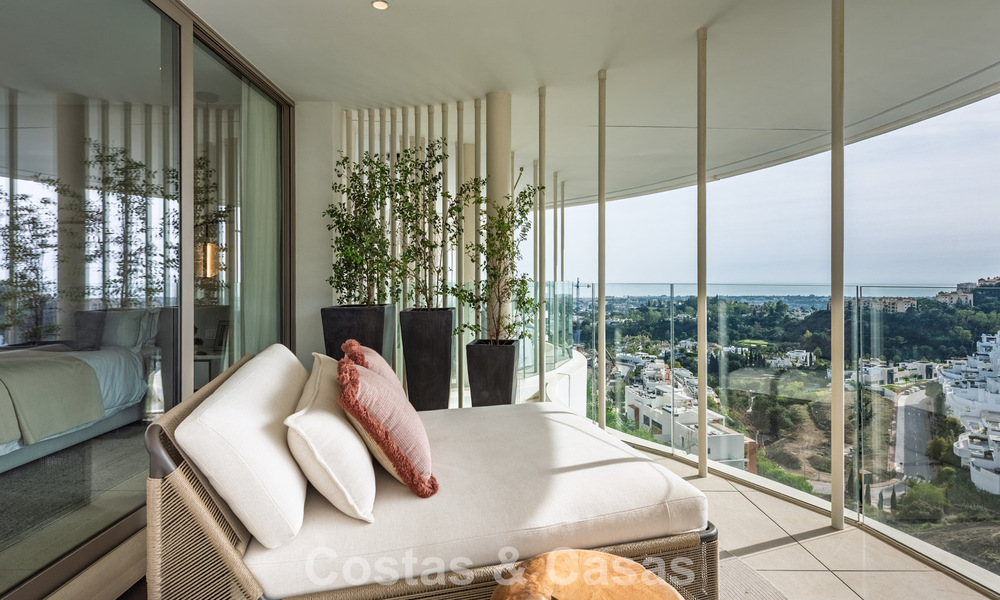 Superieur tuinappartement met panoramisch zeezicht te koop in La Quinta, Marbella - Benahavis 780732