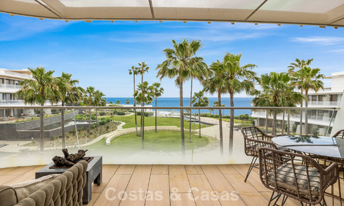 Luxueus, modern appartement met zeezicht te koop direct aan het strand in Estepona, Costa del Sol 780772