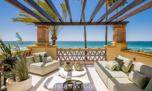 Luxueus 3-slaapkamer eerstelijnsstrand appartement met frontaal zeezicht te koop ten oosten van Marbella centrum 780913