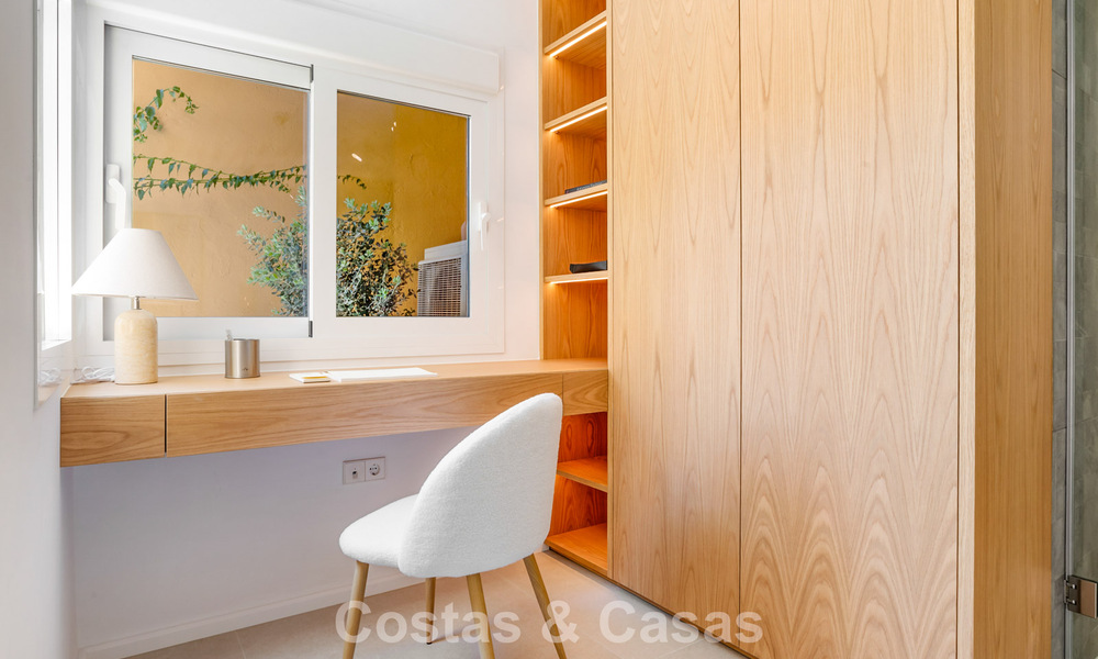 Instapklaar strandappartement met prachtig zeezicht te koop in het westelijke deel van Estepona 781069