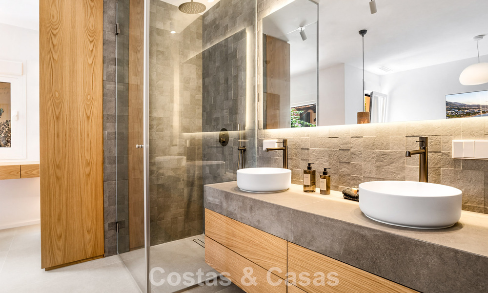 Instapklaar strandappartement met prachtig zeezicht te koop in het westelijke deel van Estepona 781070