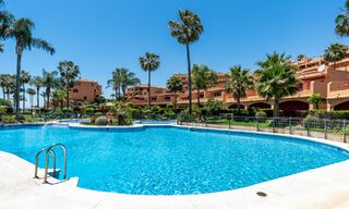 Instapklaar strandappartement met prachtig zeezicht te koop in het westelijke deel van Estepona 781090 