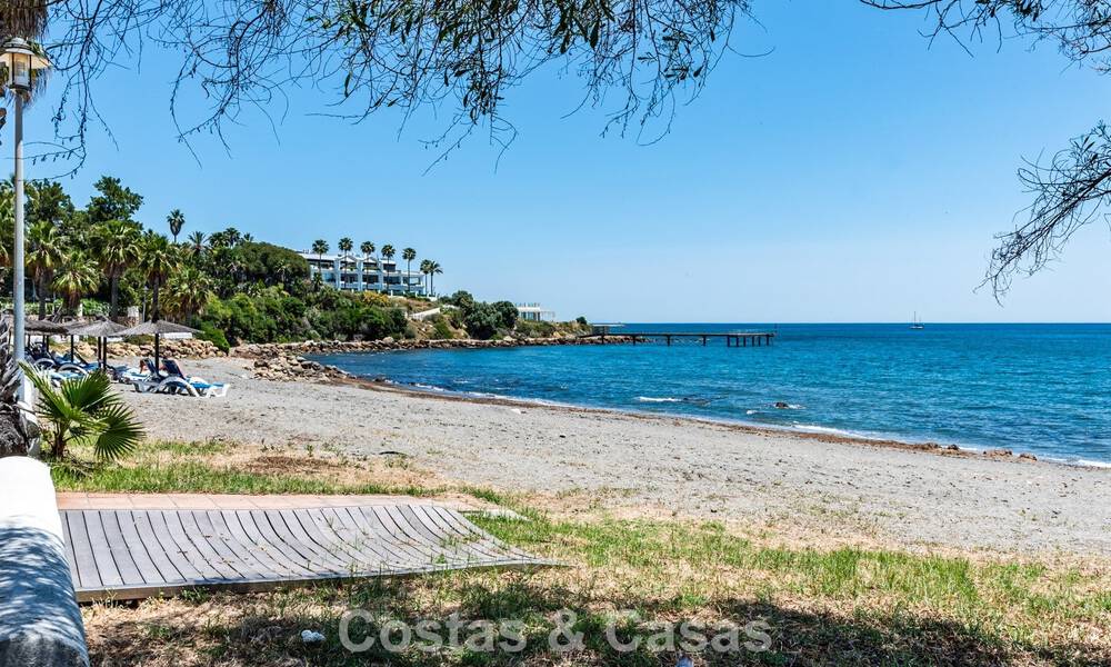 Instapklaar strandappartement met prachtig zeezicht te koop in het westelijke deel van Estepona 781092