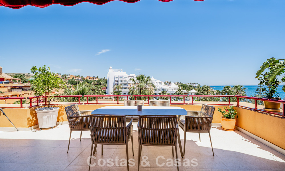 Appartementen met zeezicht te koop in een strandcomplex op wandelafstand van Estepona centrum 805606