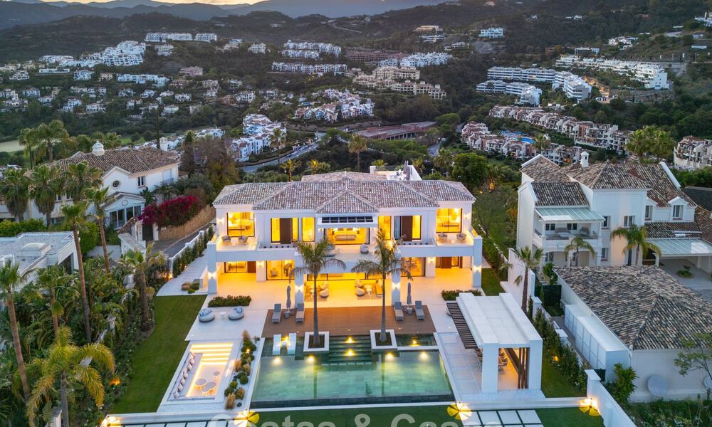 Exclusieve luxevilla met een moderne-Andalusische architectuur te koop met panoramisch zeezicht in Marbella - Benahavis 781179