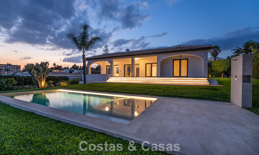 Gelijkvloerse luxevilla met zeezicht te koop nabij het strand en golfbaan van Mijas Costa, Costa del Sol 781240