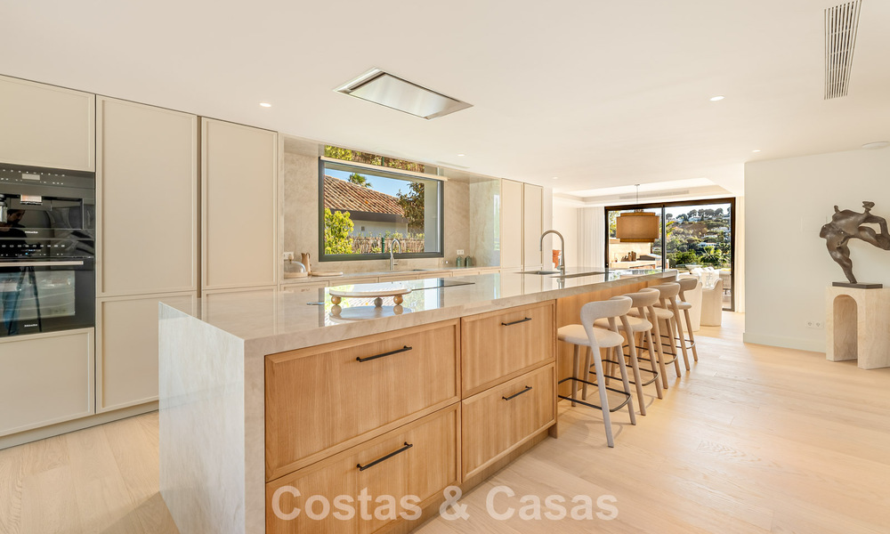 Spectaculaire luxevilla te koop in een felbegeerde urbanisatie in Nueva Andalucia, Marbella 781324