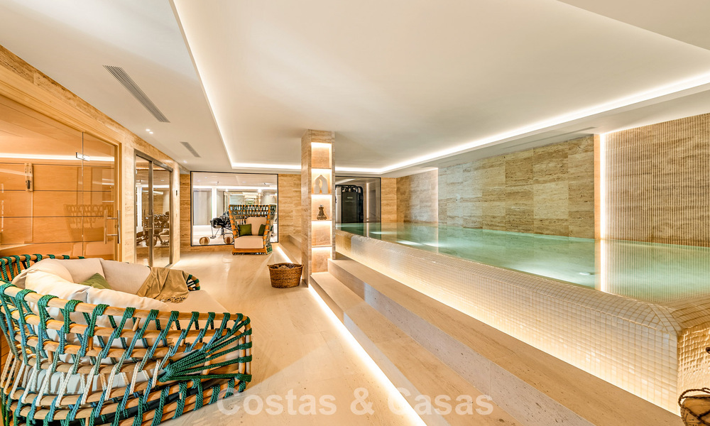 Spectaculaire luxevilla te koop in een felbegeerde urbanisatie in Nueva Andalucia, Marbella 781334
