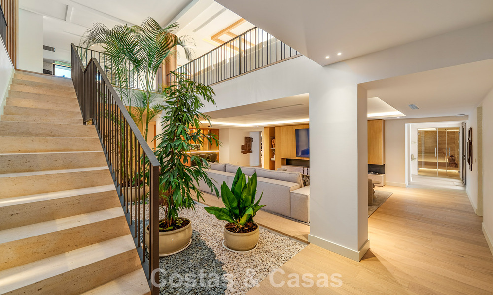 Spectaculaire luxevilla te koop in een felbegeerde urbanisatie in Nueva Andalucia, Marbella 781341
