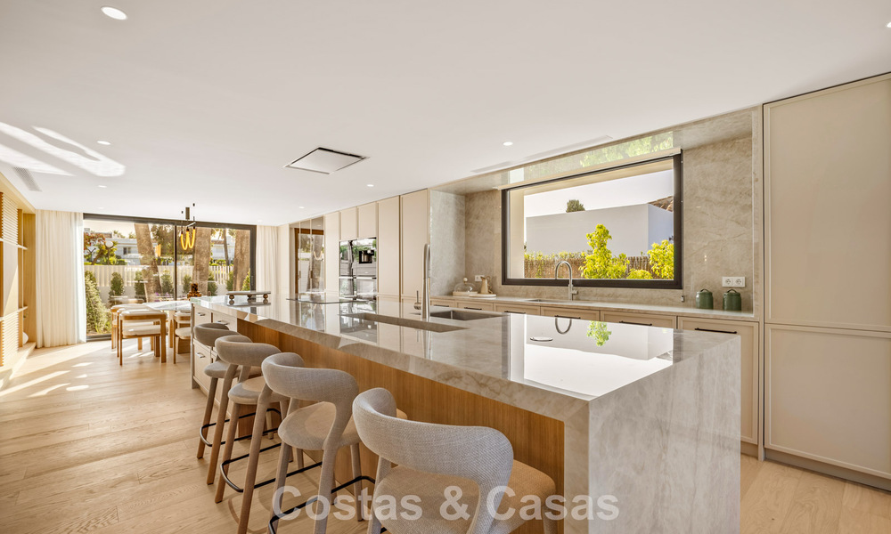 Spectaculaire luxevilla te koop in een felbegeerde urbanisatie in Nueva Andalucia, Marbella 781349