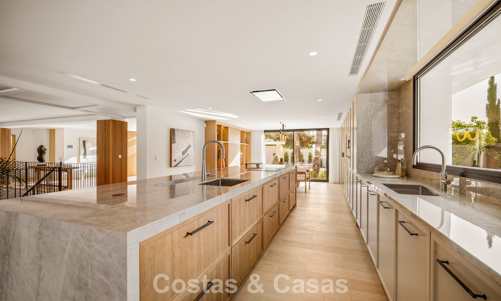 Spectaculaire luxevilla te koop in een felbegeerde urbanisatie in Nueva Andalucia, Marbella 781350