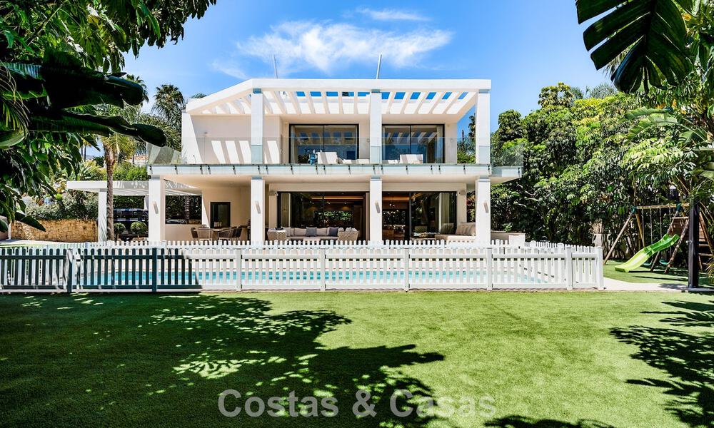 Modernistische familievilla te koop, in een geprefereerde gemeenschap in La Quinta, Marbella - Benahavis 781410