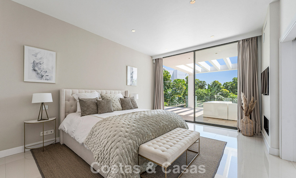 Modernistische familievilla te koop, in een geprefereerde gemeenschap in La Quinta, Marbella - Benahavis 781424