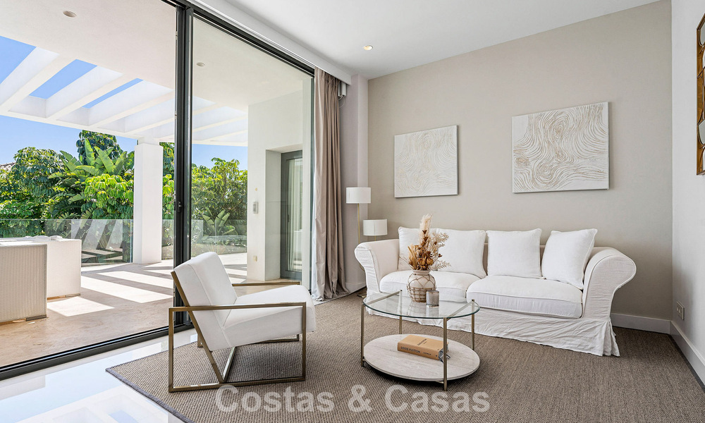 Modernistische familievilla te koop, in een geprefereerde gemeenschap in La Quinta, Marbella - Benahavis 781425