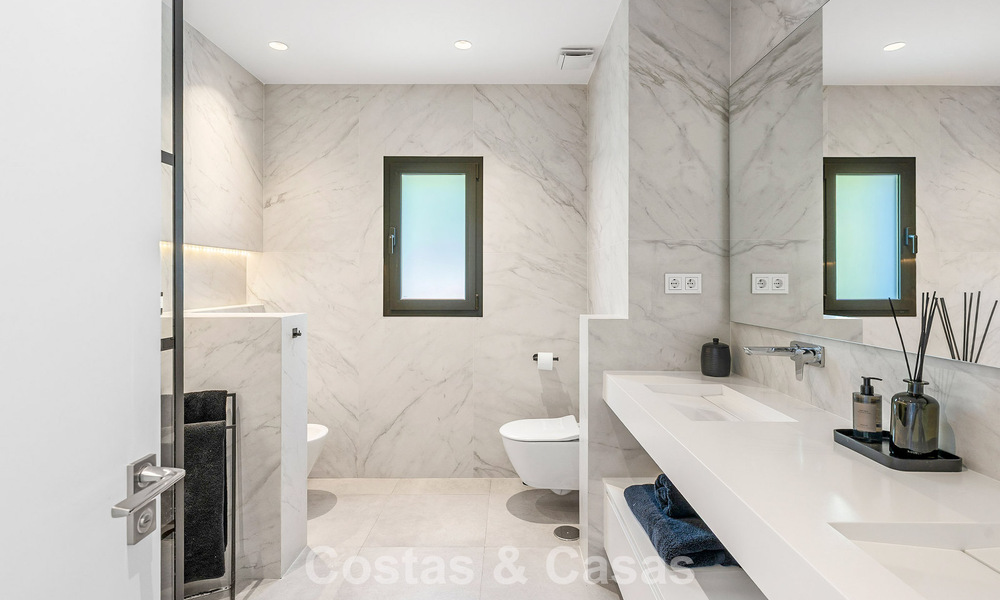 Modernistische familievilla te koop, in een geprefereerde gemeenschap in La Quinta, Marbella - Benahavis 781428