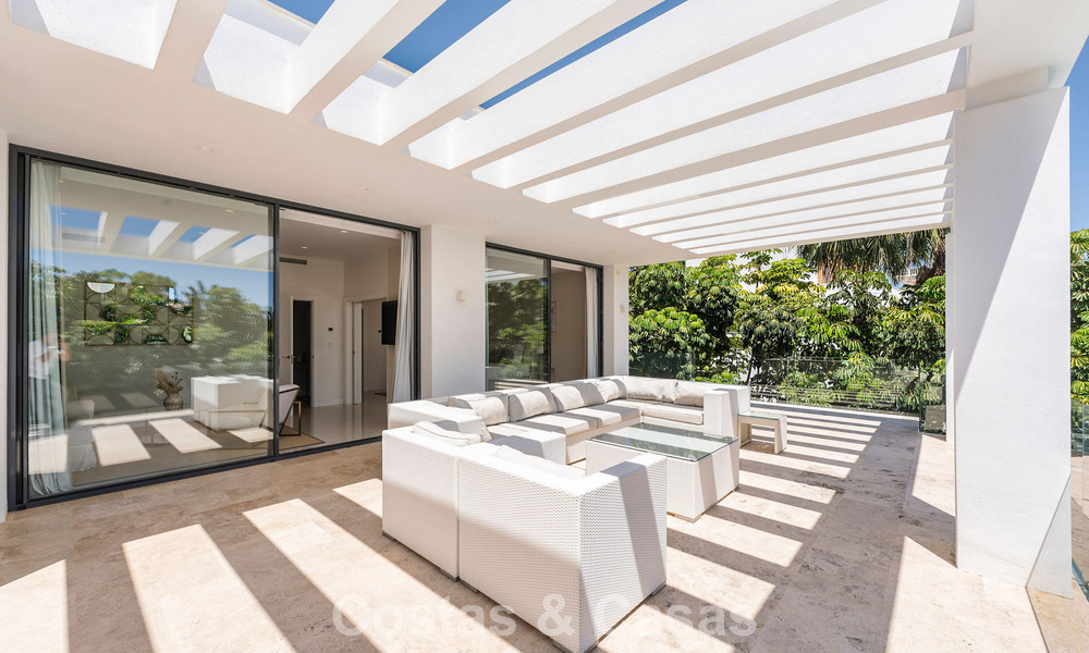 Modernistische familievilla te koop, in een geprefereerde gemeenschap in La Quinta, Marbella - Benahavis 781432