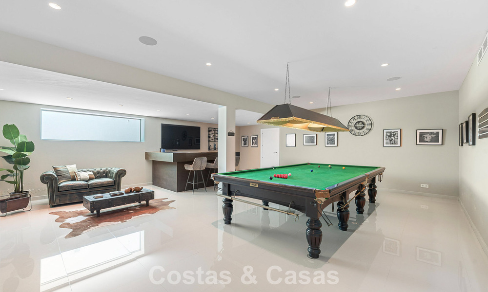 Modernistische familievilla te koop, in een geprefereerde gemeenschap in La Quinta, Marbella - Benahavis 781443