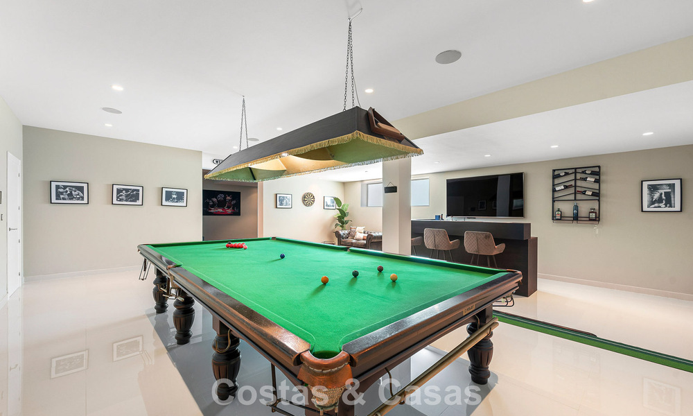 Modernistische familievilla te koop, in een geprefereerde gemeenschap in La Quinta, Marbella - Benahavis 781444