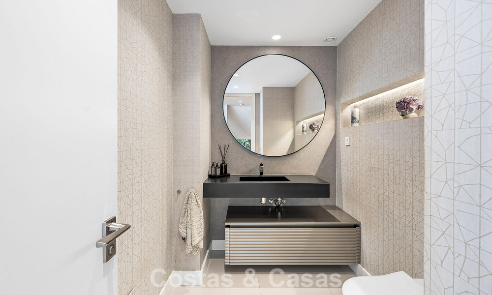 Modernistische familievilla te koop, in een geprefereerde gemeenschap in La Quinta, Marbella - Benahavis 781446