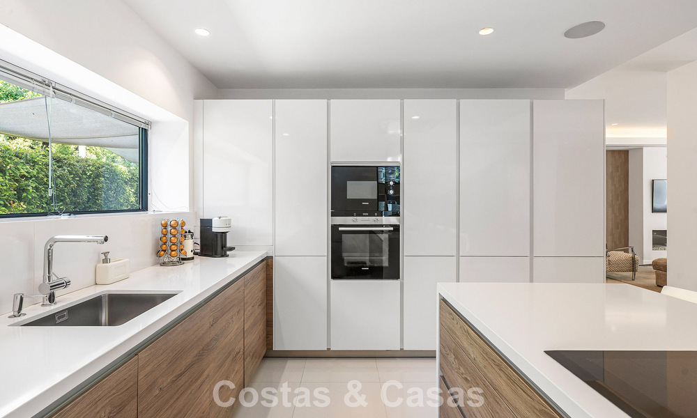 Modernistische familievilla te koop, in een geprefereerde gemeenschap in La Quinta, Marbella - Benahavis 781448