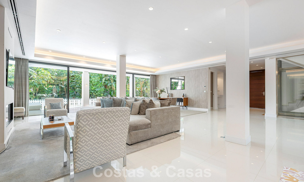 Modernistische familievilla te koop, in een geprefereerde gemeenschap in La Quinta, Marbella - Benahavis 781452