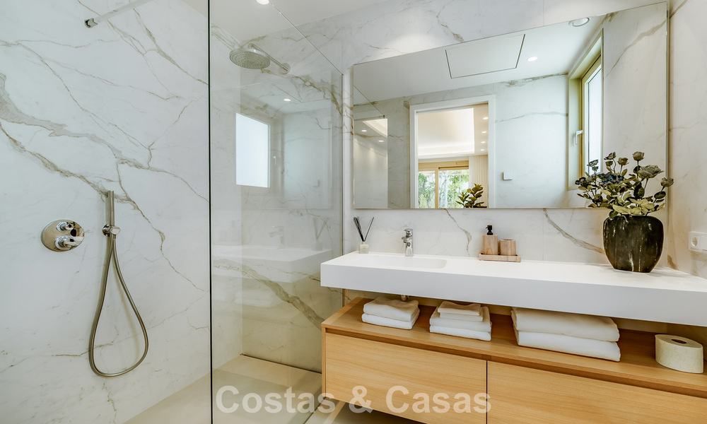 Superieur triplex appartement met privétuin en -zwembad te koop in het centrum van Marbella’s Golden Mile 781475