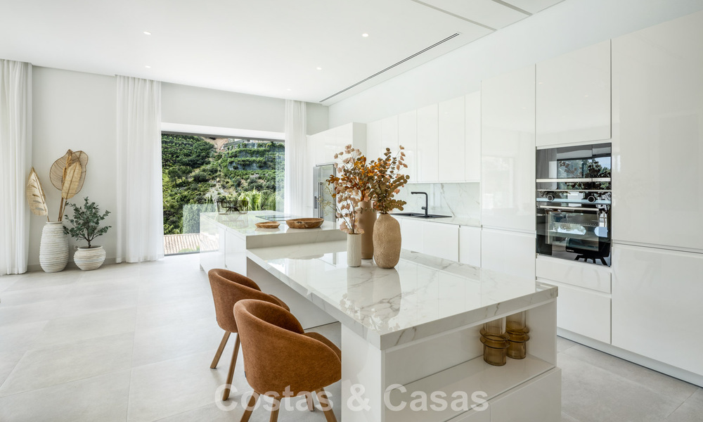 Exclusieve luxevilla met een Andalusische bouwstijl te koop in El Madroñal in Marbella - Benahavis 781612