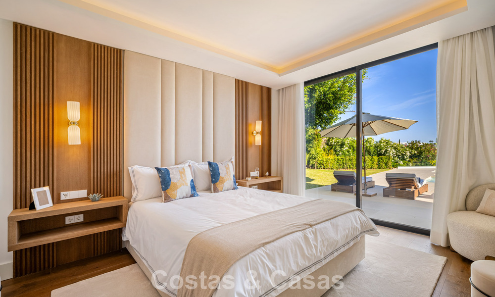 Instapklare, geavanceerde luxevilla te koop eerstelijnsgolf in Nueva Andalucia’s golfvallei, Marbella 781648