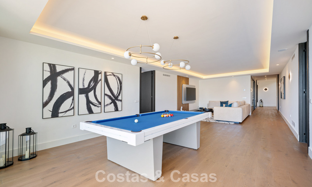 Instapklare, geavanceerde luxevilla te koop eerstelijnsgolf in Nueva Andalucia’s golfvallei, Marbella 781650