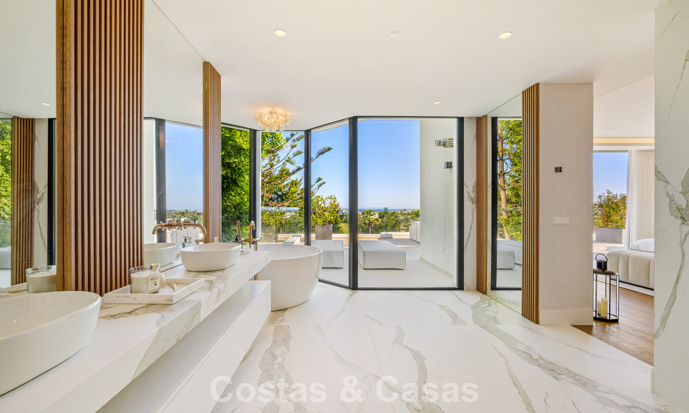 Instapklare, geavanceerde luxevilla te koop eerstelijnsgolf in Nueva Andalucia’s golfvallei, Marbella 781658
