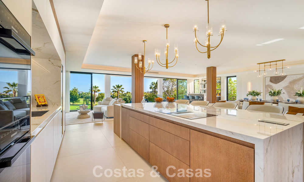 Instapklare, geavanceerde luxevilla te koop eerstelijnsgolf in Nueva Andalucia’s golfvallei, Marbella 781668