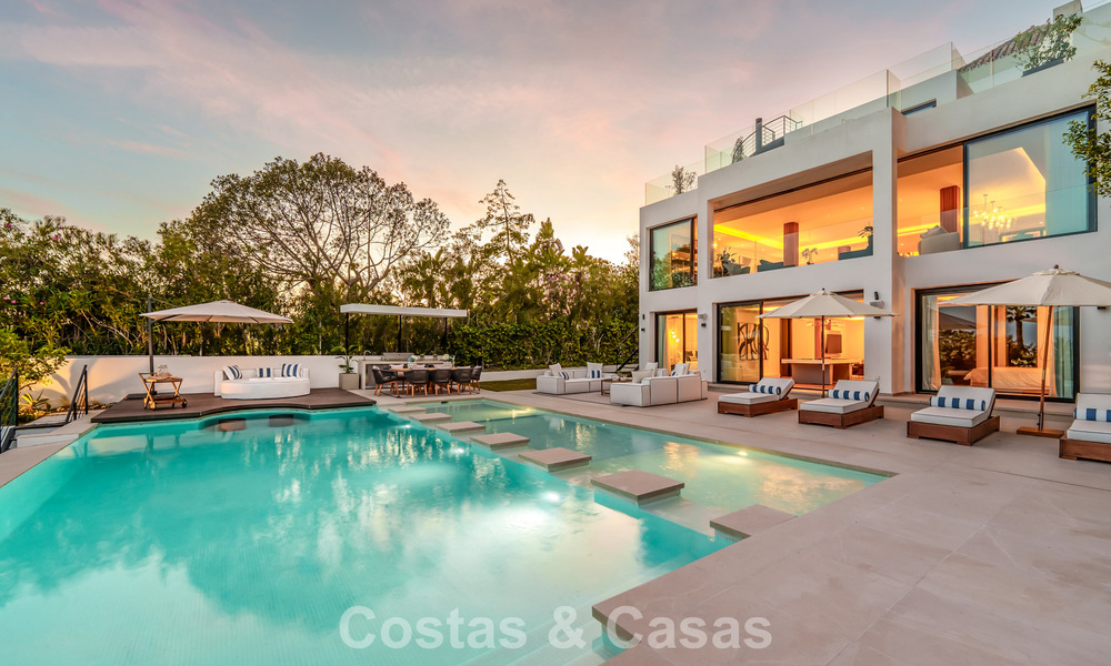 Instapklare, geavanceerde luxevilla te koop eerstelijnsgolf in Nueva Andalucia’s golfvallei, Marbella 781688