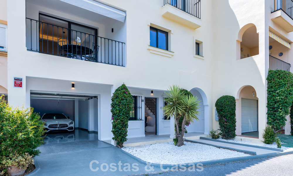 Prachtig gerenoveerd herenhuis te koop eerstelijns Aloha Golf in Nueva Andalucia, Marbella 781715